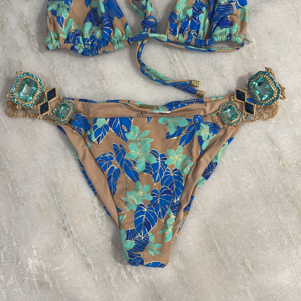 NWOT Beach Bunny Blue Floral Bikini with Rhinestone Trims - Picture 5 of 10